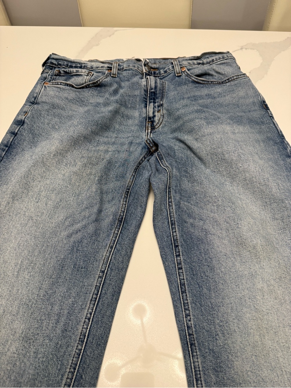 Signature by Levi Strauss Men's Faded Blue Straight Jeans